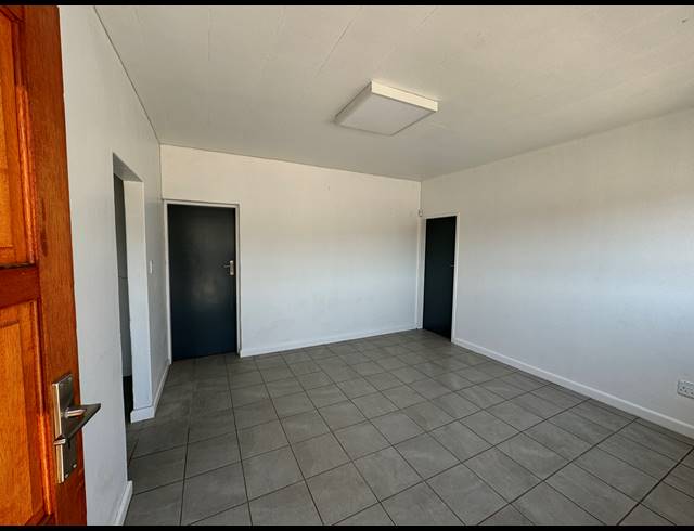 700M² WAREHOUSE TO LET IN WADEVILLE